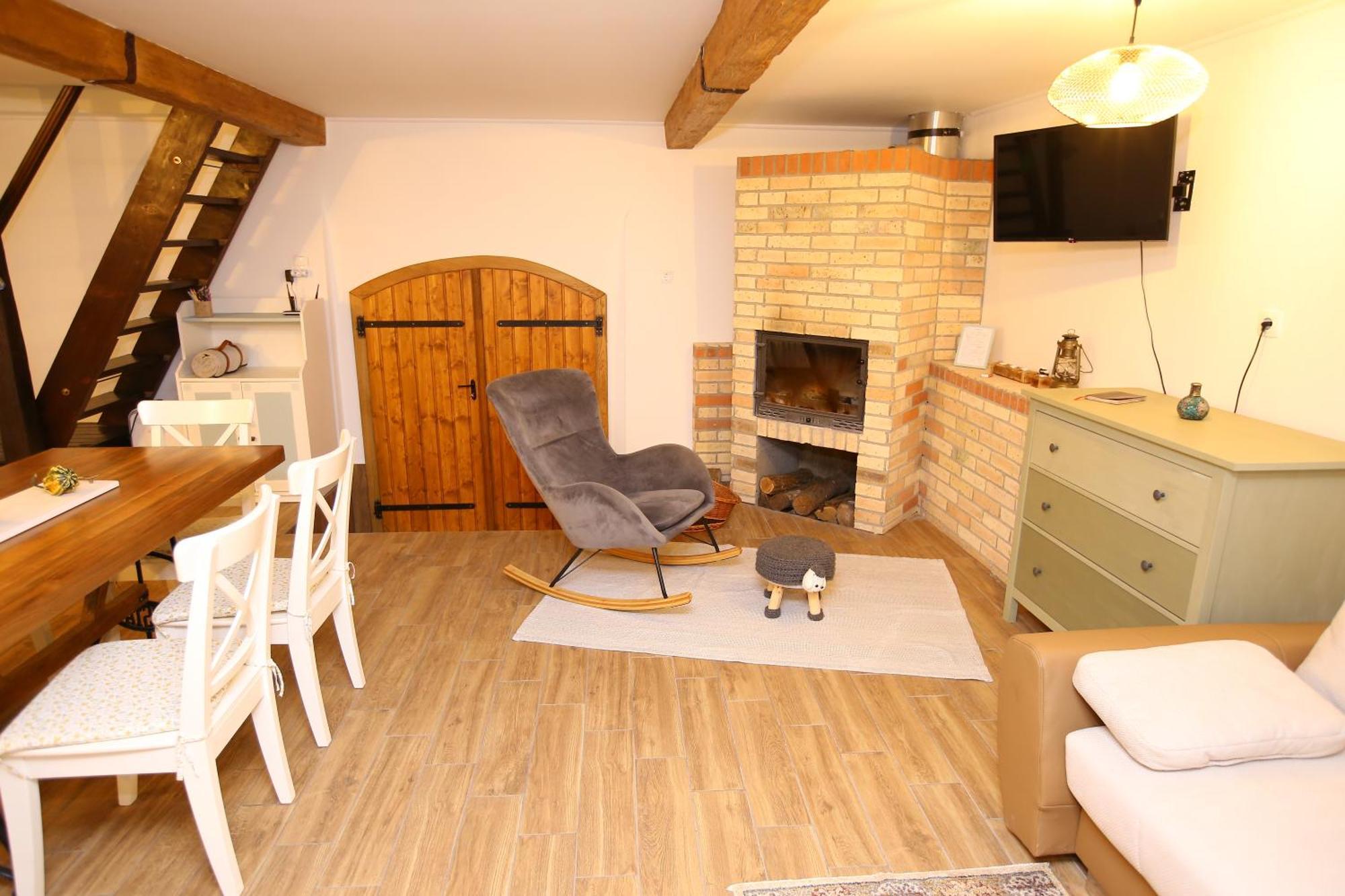 Góhér pince és vendégház Apartman Csaszartoltes Kültér fotó